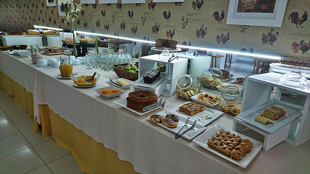 Hotel Libertador Тандил Экстерьер фото