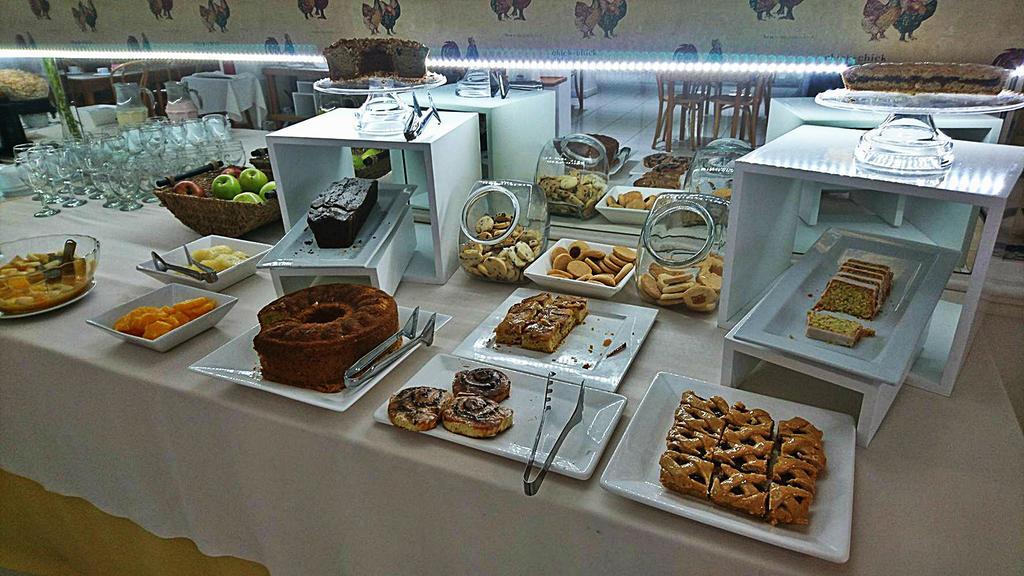 Hotel Libertador Тандил Экстерьер фото