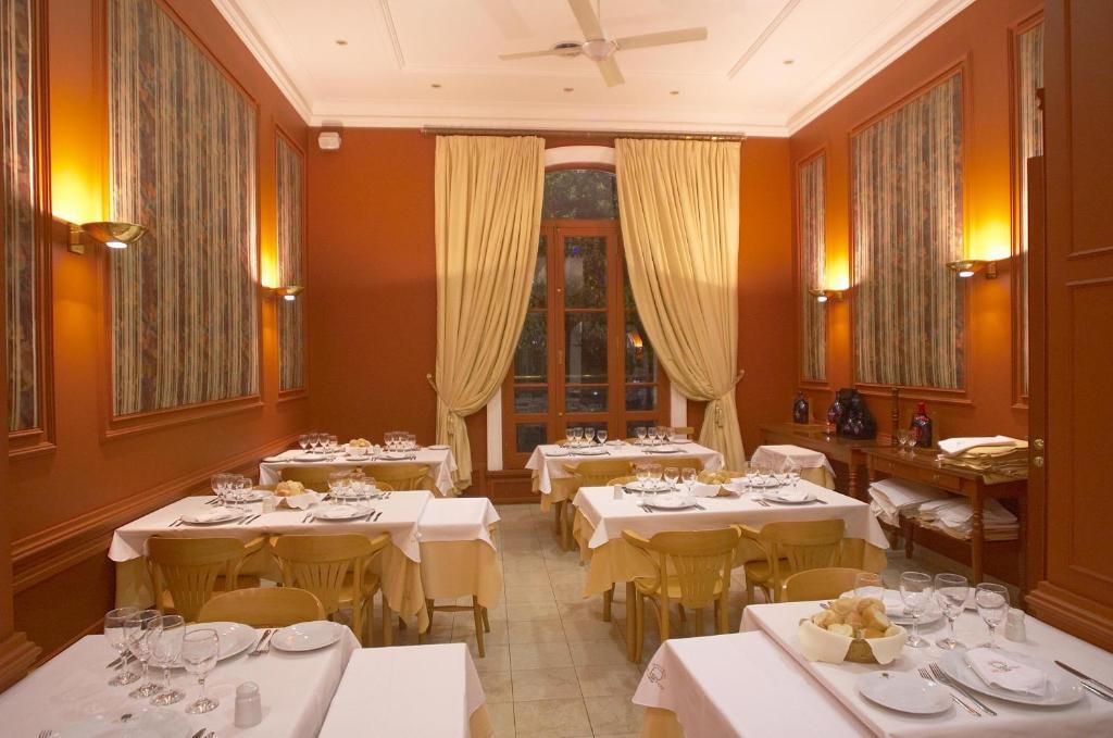 Hotel Libertador Тандил Экстерьер фото