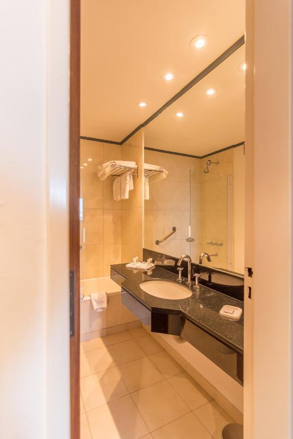 Hotel Libertador Тандил Экстерьер фото