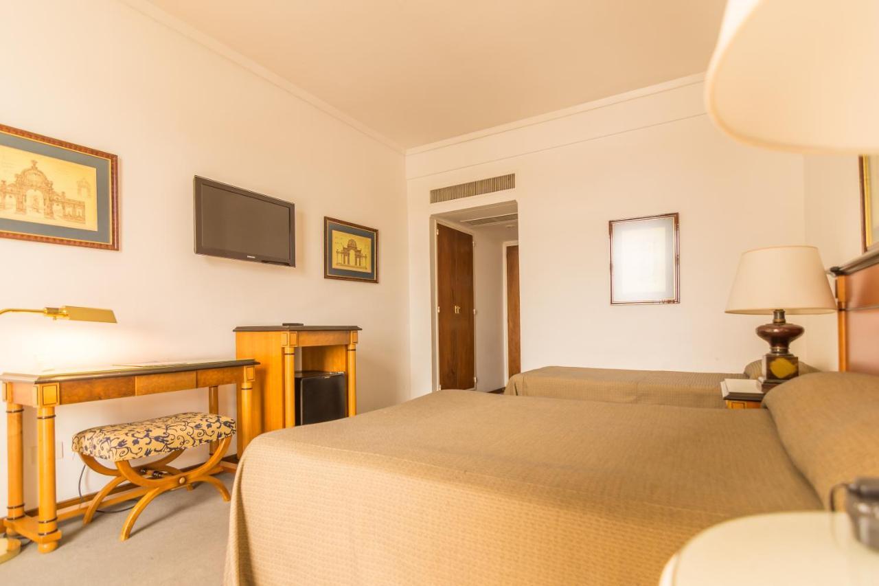 Hotel Libertador Тандил Экстерьер фото