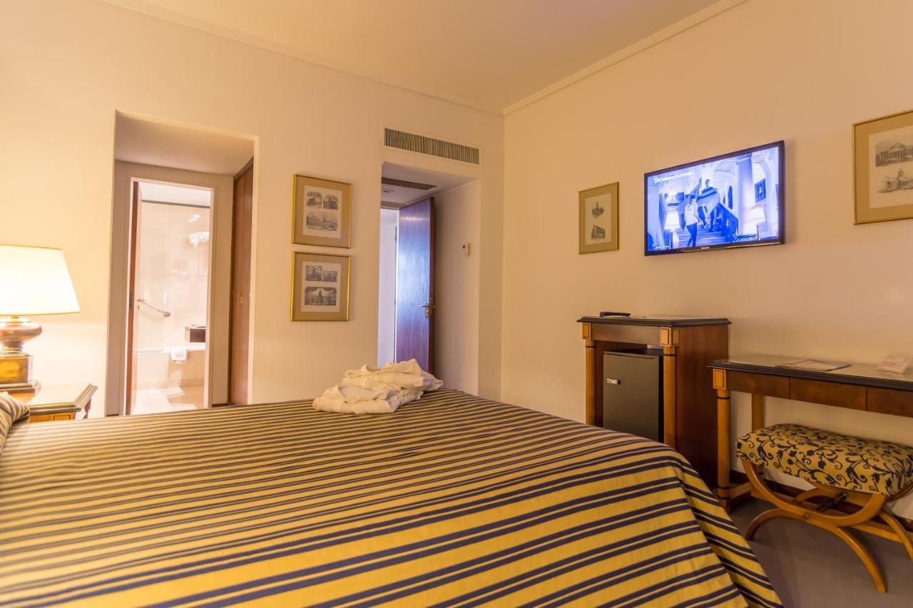Hotel Libertador Тандил Экстерьер фото
