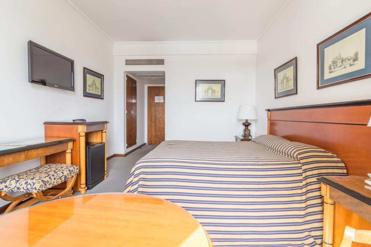 Hotel Libertador Тандил Экстерьер фото