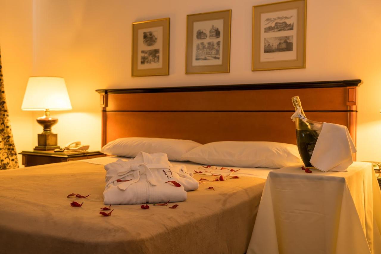 Hotel Libertador Тандил Экстерьер фото