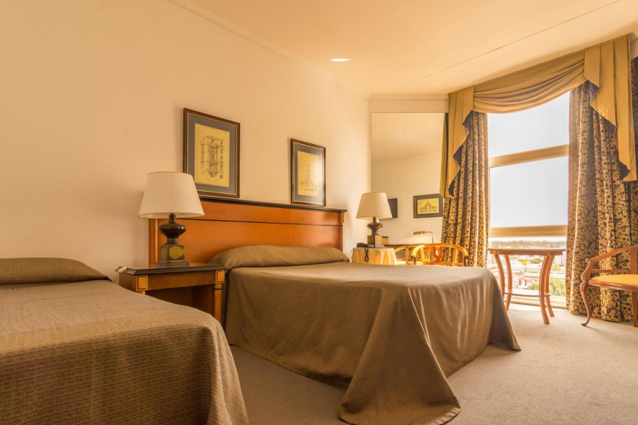 Hotel Libertador Тандил Экстерьер фото