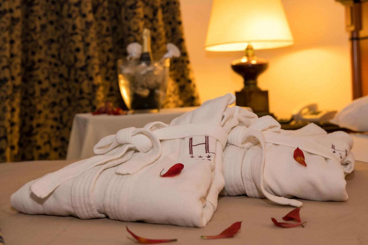 Hotel Libertador Тандил Экстерьер фото